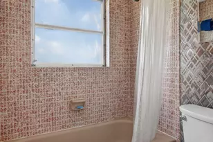 7827 Golf Cir Dr, Margate, FL 33063 - Photo 38
