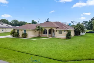2189 SW Gemini Ln, Port Saint Lucie, FL 34984 - Photo 2