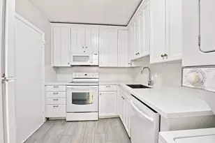 2251 NE 66th St, Fort Lauderdale, FL 33308 - Photo 10