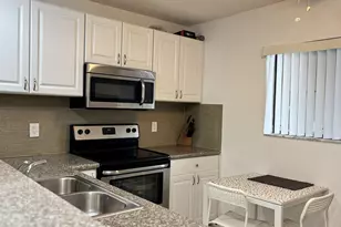 5130 Las Verdes Cir, Delray Beach, FL 33484 - Photo 4