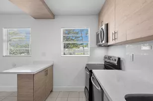 110 SE 2nd St, Hallandale Beach, FL 33009 - Photo 8