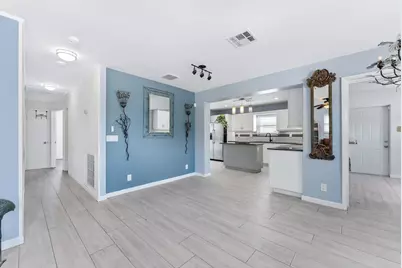 708 Hillcrest Boulevard, West Palm Beach, FL 33405 - Photo 8