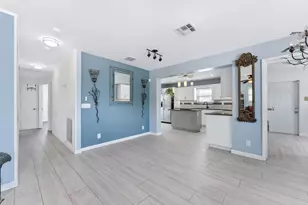708 Hillcrest Blvd, West Palm Beach, FL 33405 - Photo 8
