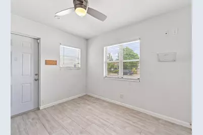 708 Hillcrest Boulevard, West Palm Beach, FL 33405 - Photo 22