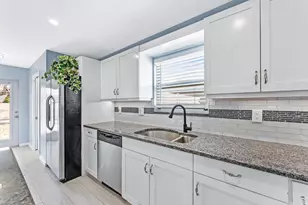 708 Hillcrest Blvd, West Palm Beach, FL 33405 - Photo 12