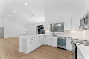 897 Dickens Pl, West Palm Beach, FL 33411 - Photo 10
