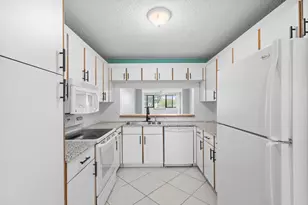 10837 W Clairmont Cir, Tamarac, FL 33321 - Photo 6