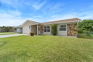3017 SE Orchid St, Stuart, FL 34997 - Photo 2