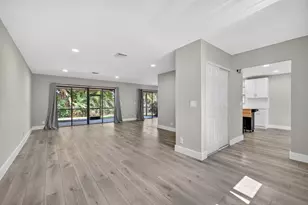 1202 Essex Dr, Wellington, FL 33414 - Photo 4