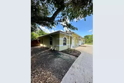 14043 89th Place N #B, The Acreage, FL 33470 - Photo 2