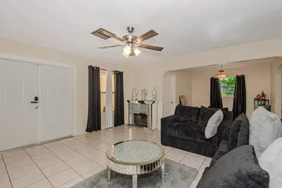 3611 NW 40th Court, Lauderdale Lakes, FL 33309 - Photo 10