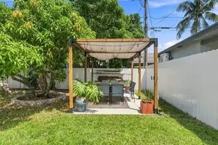 363 E 62nd St, Hialeah, FL 33013 - Photo 14