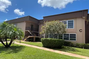 125 Piedmont C, Delray Beach, FL 33484 - Photo 2