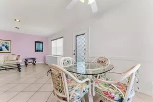 572 Flanders L, Delray Beach, FL 33484 - Photo 10