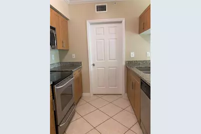 6533 Emerald Dunes Drive #203, West Palm Beach, FL 33411 - Photo 12