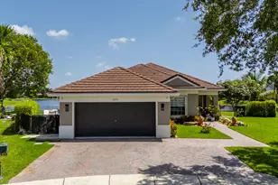 6272 NW 108th Way, Parkland, FL 33076 - Photo 10