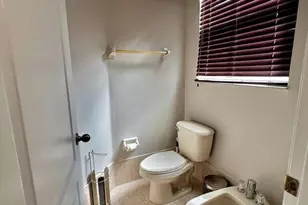 8874 NW 182nd St, Hialeah, FL 33018 - Photo 10