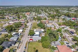 526 NW 15th Way, Fort Lauderdale, FL 33311 - Photo 38