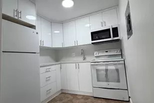 3640 NW 9th St, Miami, FL 33125 - Photo 2