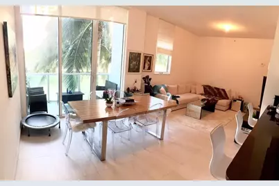 31 SE 5th Street #202, Miami, FL 33131 - Photo 2