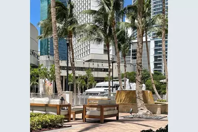 31 SE 5th Street #202, Miami, FL 33131 - Photo 16