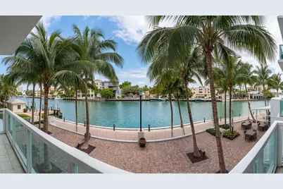 31 SE 5th Street #202, Miami, FL 33131 - Photo 2