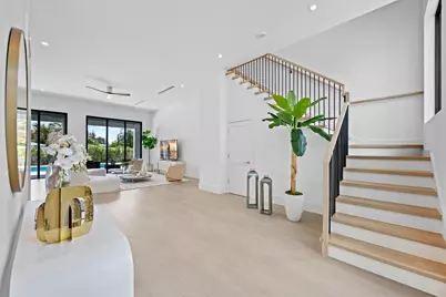 325 W Riverside Drive, Jupiter, FL 33469 - Photo 4