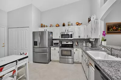 2100 Stonington Terrace, West Palm Beach, FL 33411 - Photo 10