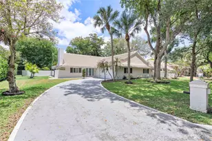 10209 Vestal Ct, Coral Springs, FL 33071 - Photo 2