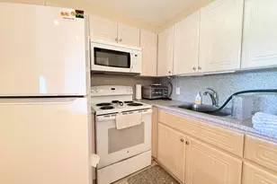 22 Markham A, Deerfield Beach, FL 33442 - Photo 12