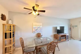 22 Markham A, Deerfield Beach, FL 33442 - Photo 8