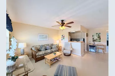 22 Markham A, Deerfield Beach, FL 33442 - Photo 4