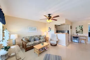 22 Markham A, Deerfield Beach, FL 33442 - Photo 4