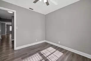 7823 NW 40th St, Coral Springs, FL 33065 - Photo 12
