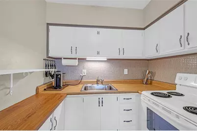 1000 SW 11th Avenue #2E, Hallandale Beach, FL 33009 - Photo 16