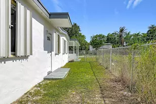 10235 SW 177th St, Miami, FL 33157 - Photo 36