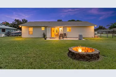 1154 SE Preston Lane, Port Saint Lucie, FL 34983 - Photo 2