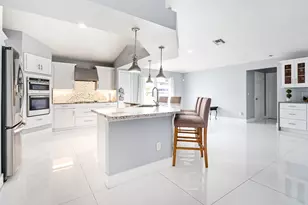 6715 NW Pinson Ct, Port Saint Lucie, FL 34983 - Photo 4