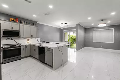 6119 Seminole Gardens Circle, Riviera Beach, FL 33418 - Photo 2
