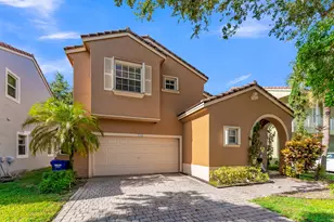7538 NW 17th Dr, Pembroke Pines, FL 33024 - Photo 2