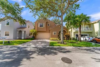 7538 NW 17th Drive, Pembroke Pines, FL 33024 - Photo 4
