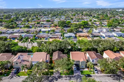 7538 NW 17th Drive, Pembroke Pines, FL 33024 - Photo 34