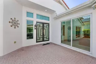 1081 Bel Aire Dr E, Pembroke Pines, FL 33027 - Photo 4
