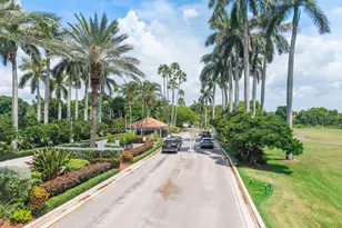 1081 Bel Aire Dr E, Pembroke Pines, FL 33027 - Photo 26