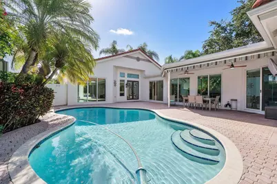 1081 Bel Aire Drive E, Pembroke Pines, FL 33027 - Photo 1