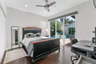 1081 Bel Aire Dr E, Pembroke Pines, FL 33027 - Photo 16