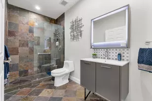 1081 Bel Aire Dr E, Pembroke Pines, FL 33027 - Photo 18