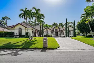 586 N Country Club Dr, Atlantis, FL 33462 - Photo 4