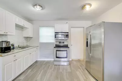 1325 W 32nd Street, Riviera Beach, FL 33404 - Photo 6