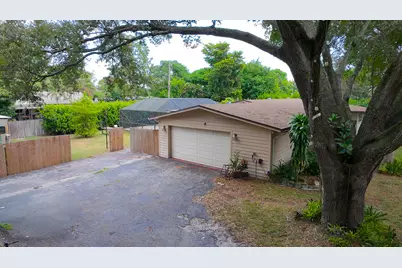 4511 E Country Club Circle, Plantation, FL 33317 - Photo 4